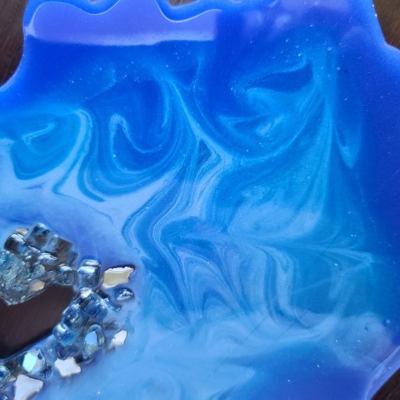 I've got the blues!  Beautiful blue geode looking for a forever home. - Picture 4 of 4